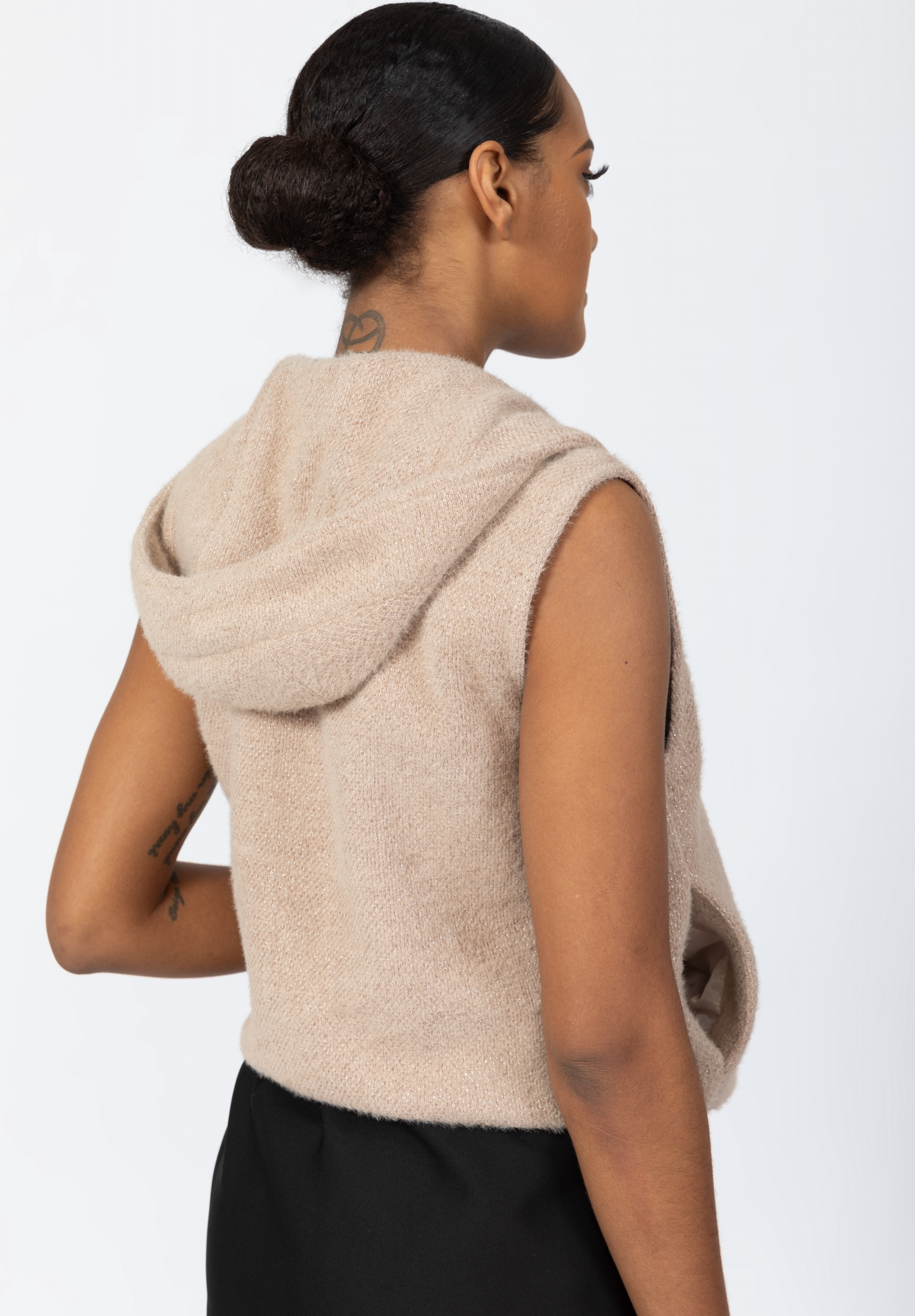 Noghre vest